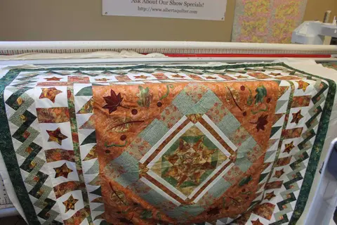 Autumn Applique Quilt, photo 3 of 7