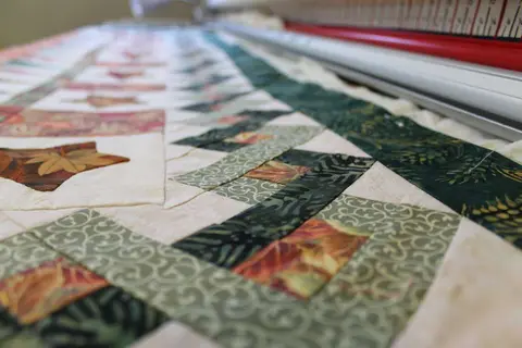 Autumn Applique Quilt, photo 4 of 7