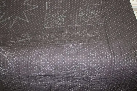 Black and White Beauty Quilt, photo 3 of 31