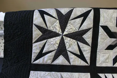 Black and White Beauty Quilt, photo 6 of 31