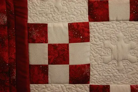 Christmas Nine Patch Quilt, photo 2 of 8