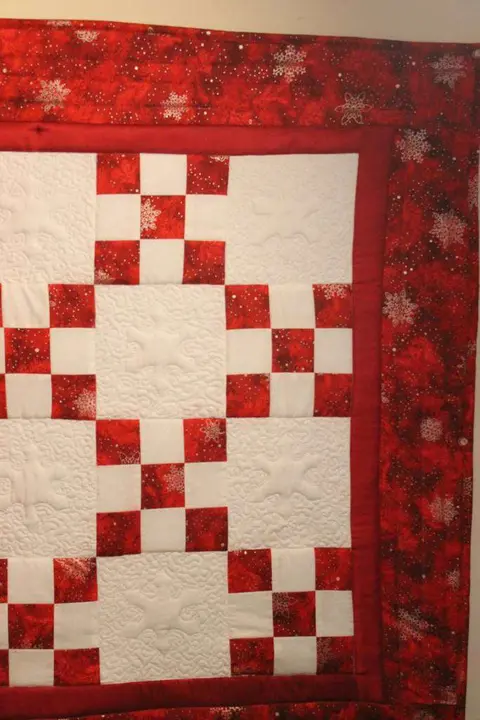 Christmas Nine Patch Quilt, photo 4 of 8