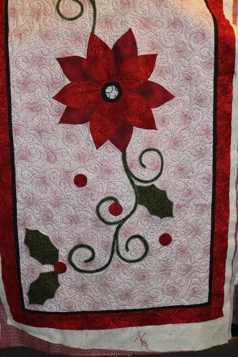 Fancy Point Setter Quilt, photo 3 of 11