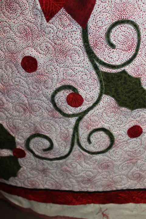 Fancy Point Setter Quilt, photo 9 of 11