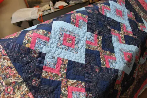 Flowered Chain Quilt, photo 7 of 15