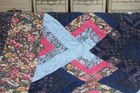 Flowered Chain Quilt, photo 11 of 15