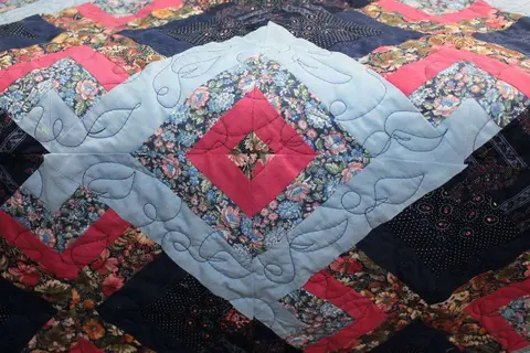 Flowered Chain Quilt, photo 12 of 15