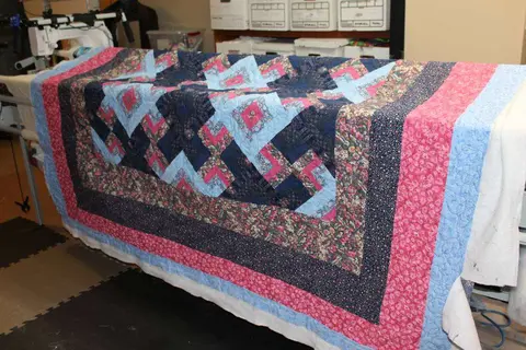 Flowered Chain Quilt, photo 14 of 15