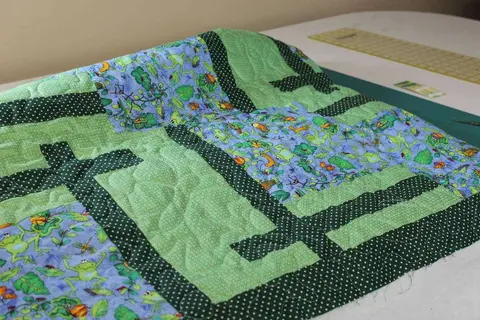 Froggie Rail Fence Quilt, photo 12 of 20