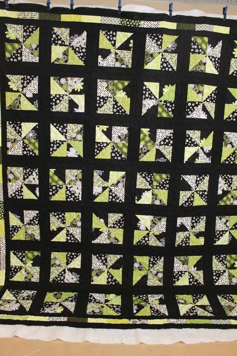 Lime Green Pinwheel Quilt, photo 2 of 16