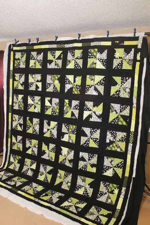 Lime Green Pinwheel Quilt, photo 3 of 16