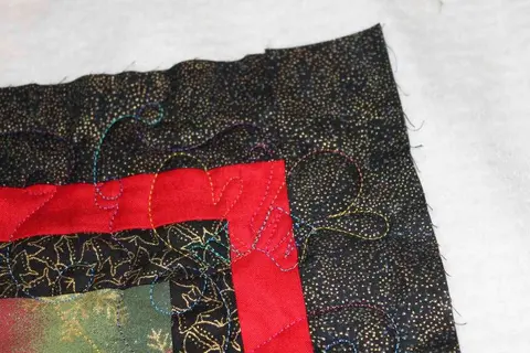 Log Cabin Christmas Quilt, photo 4 of 17