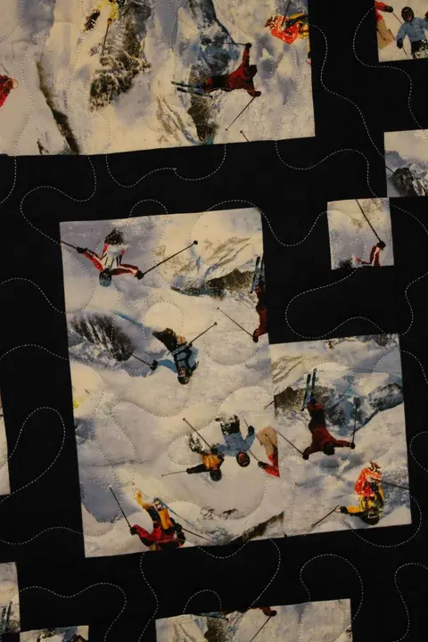 Log Cabin Skiing Quilt, photo 6 of 7