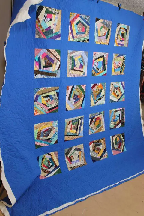 Strips and Blocks Quilt, photo 2 of 6