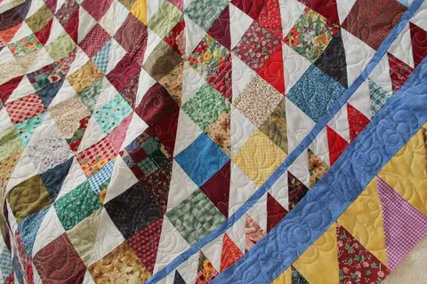 Triangle Bliss Quilt, photo 4 of 12
