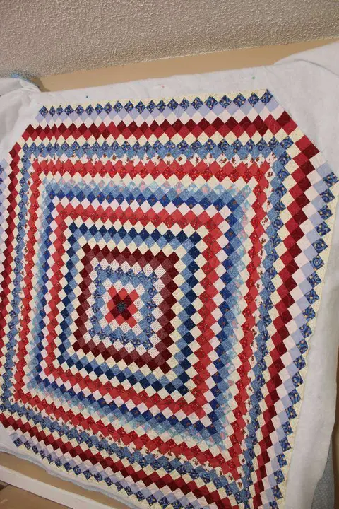 Two Inch Beauty Quilt, photo 4 of 12