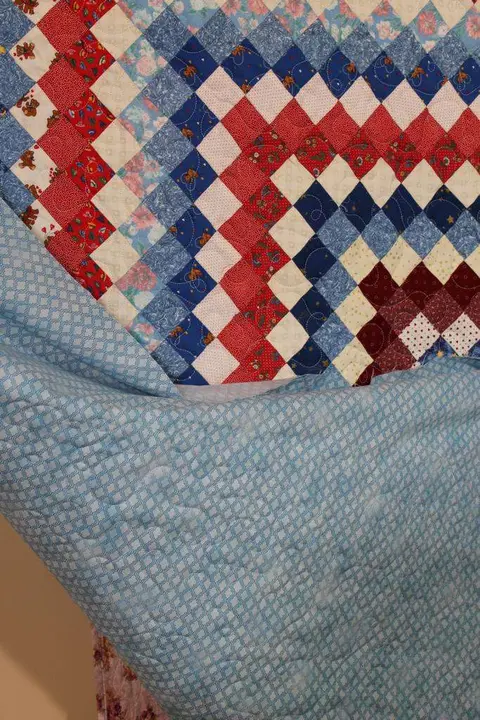 Two Inch Beauty Quilt, photo 5 of 12