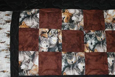 Wolf in the Wild Quilt, photo 7 of 32